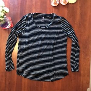 Kindred bravely maternity and nursing top